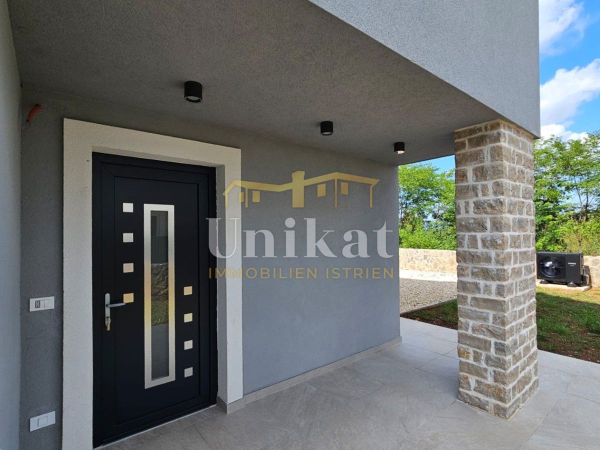 Nuova costruzione: casa con 3 camere da letto e piscina - vista mare